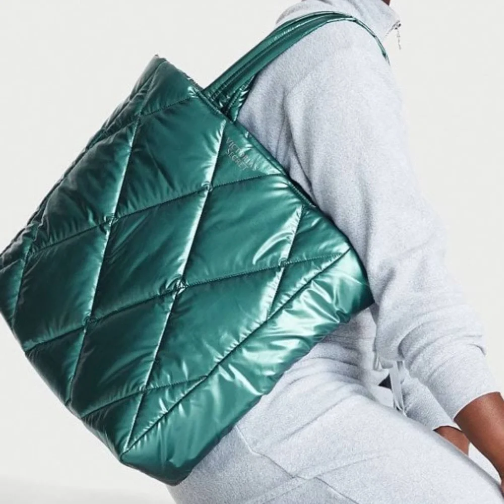 Pink VICTORIA'S SECRET Teal Metallic Quilted Puffy Shoulder Carry All Tote Bag​​